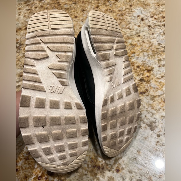 Nike Air Max Thea Mid, black sneaker boot, size 8.5 - Picture 2 of 6